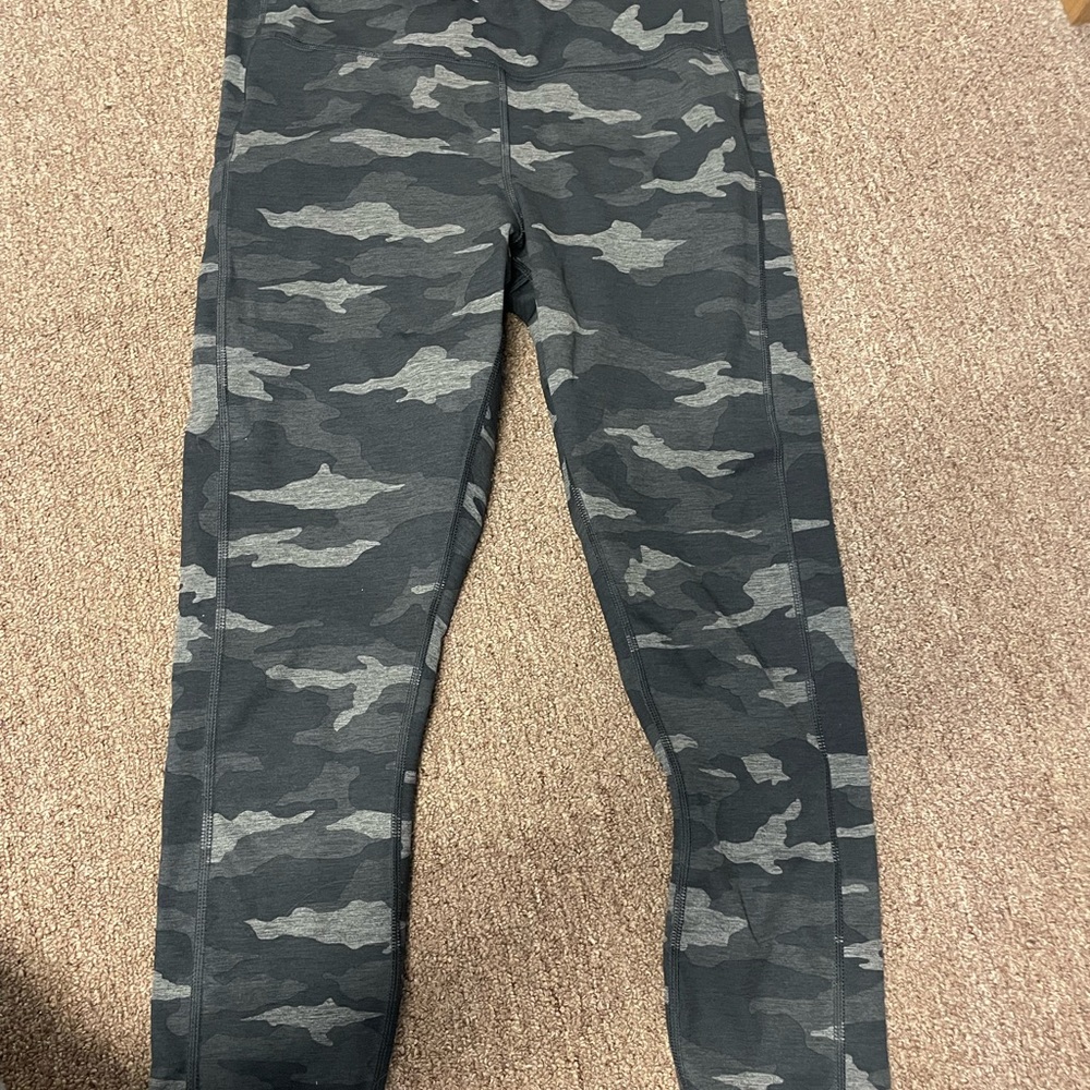 Athleta Ultimate Stash Pocket 7/8 Tight